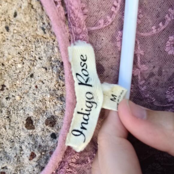 Elegant Pink Lace-Trimmed Women's Top - Picture 7 of 16